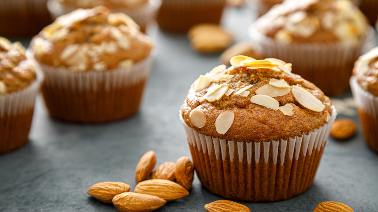 apple sauce muffins