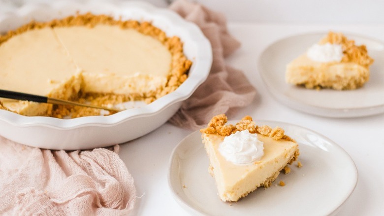 lemon pie with crumb crust