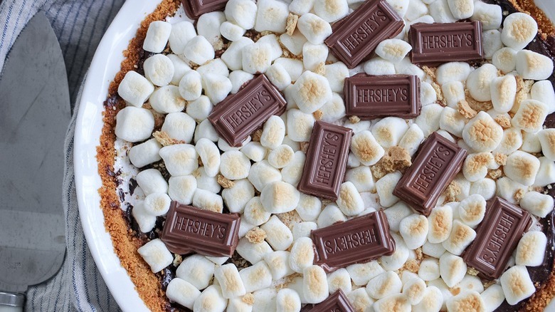 pie with marshmallows and chocolate