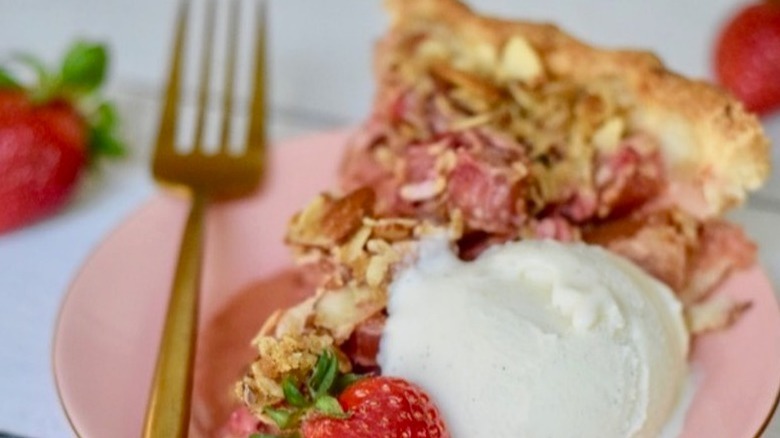 strawberry rhubarb pie on plate