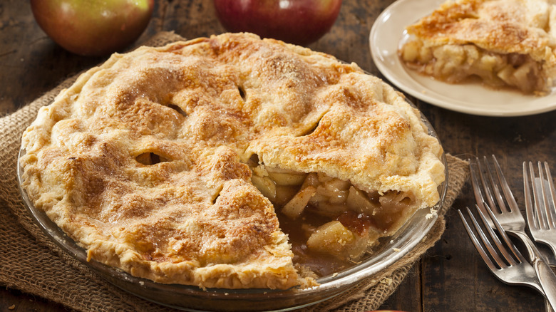 Homemade apple pie with apples