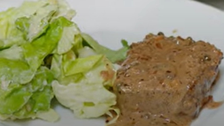 steak au poivre with salad