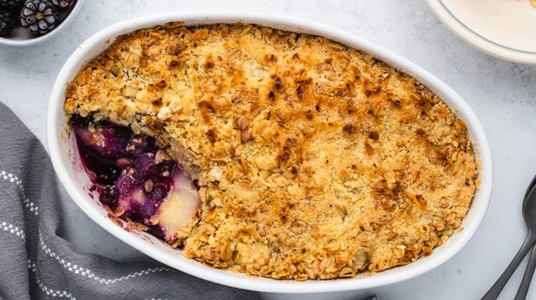 pear and blackberry crumble