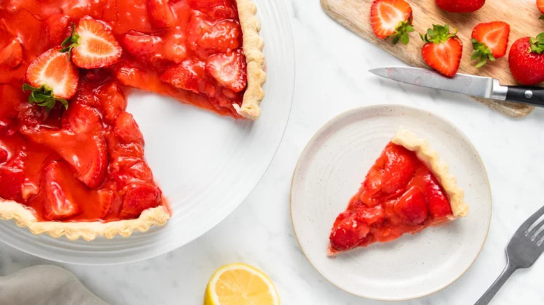 sliced strawberry pie