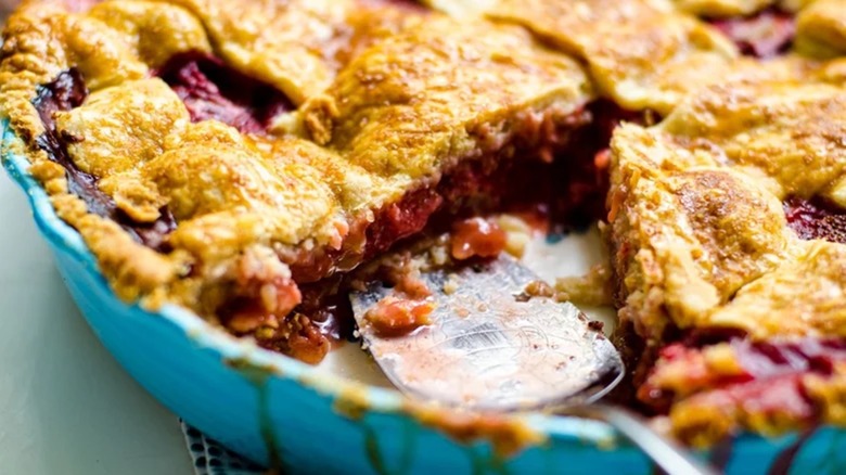 dish of strawberry rhubarb pie