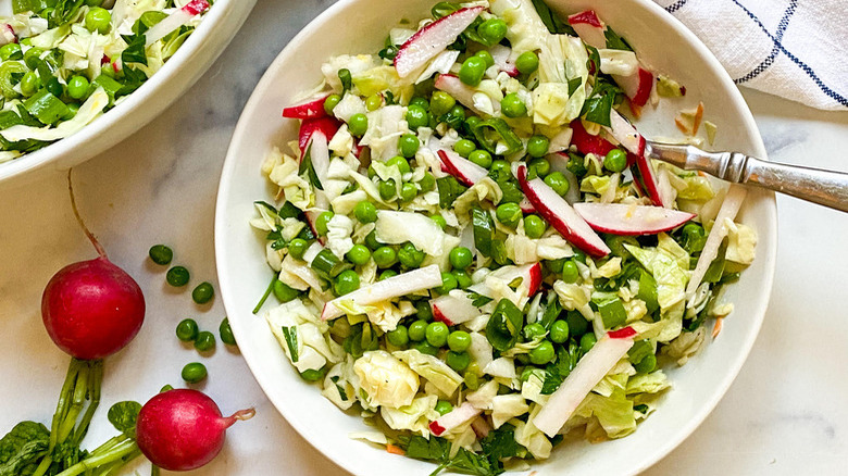 salad with cabbage and peas