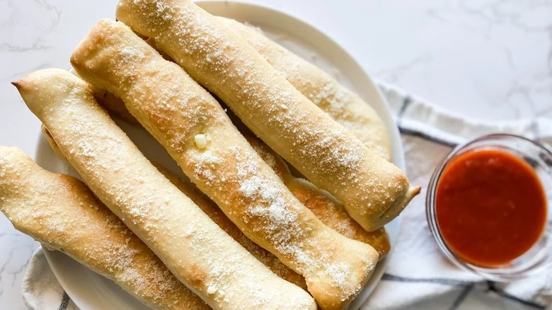 crazy bread with marinara sauce