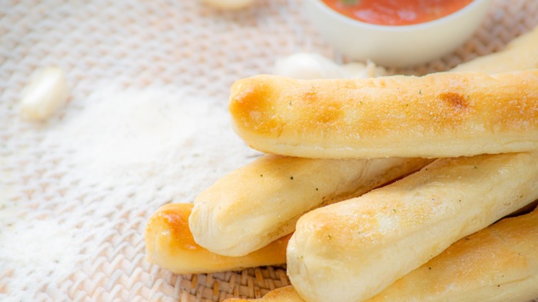 breadsticks with dipping sauce