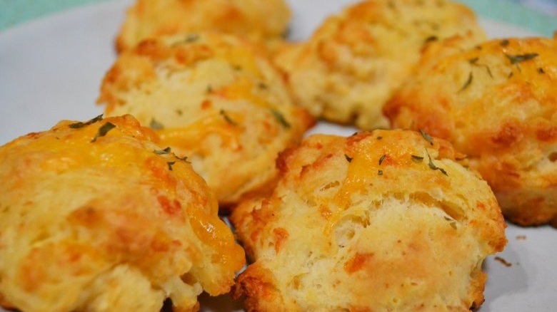 cheddar bay biscuits