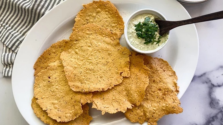 Crispy Papadum with dipping sauce