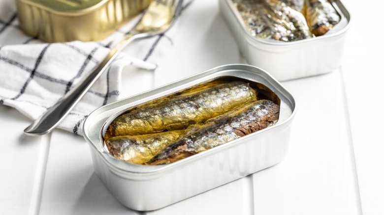 canned sardines 