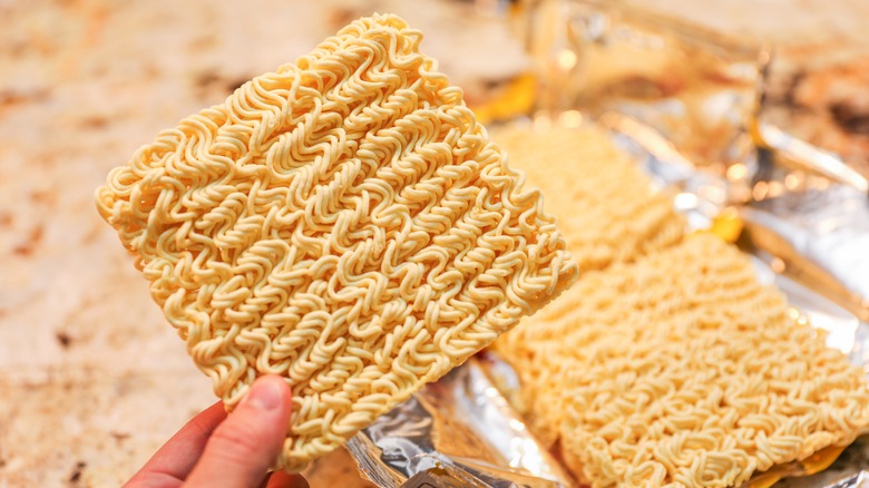 ramen noodle cake