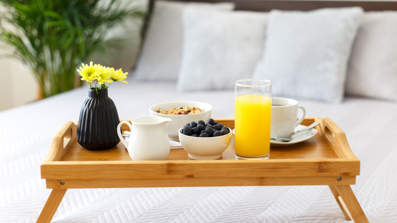 oatmeal breakfast in hotel bed