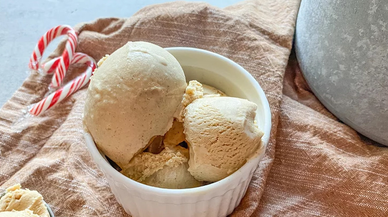 Small dish of light brown ice cream