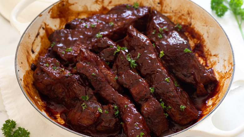 Ribs in barbecue sauce