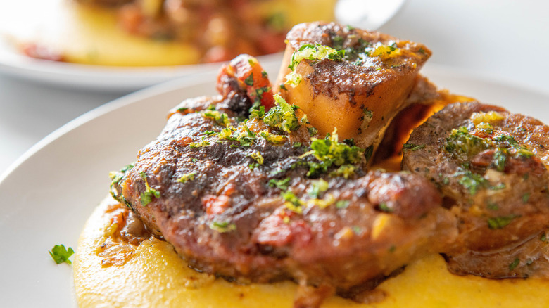 Ossobuco on polenta