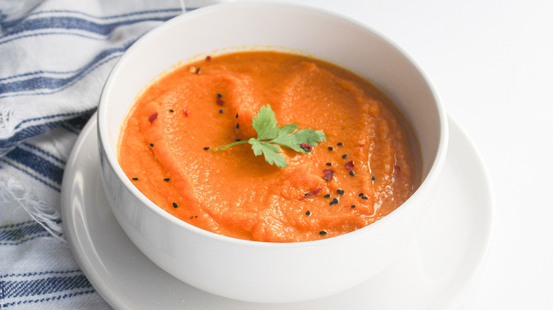 Carrot soup with parsley