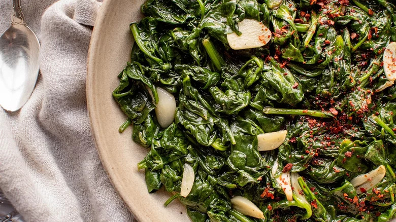 Sautéed spinach with garlic