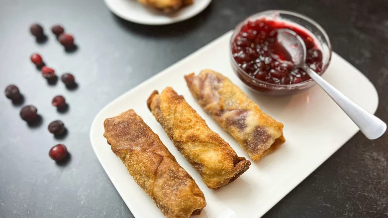 Egg rolls with cranberry sauce