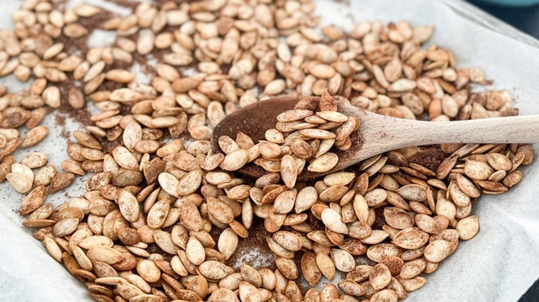 Pumpkin seeds coated with cinnamon and sugar