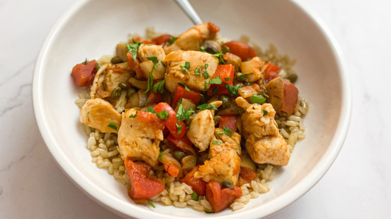 Bowl of chicken, peppers and rice