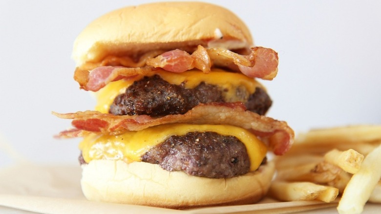 Bacon cheeseburger with fries