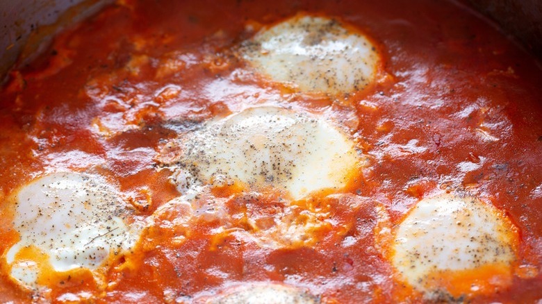 eggs in tomato sauce