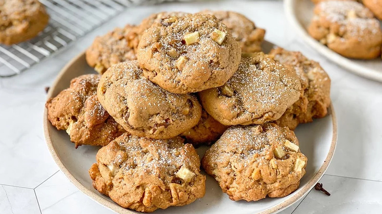 Cookies with apple pieces