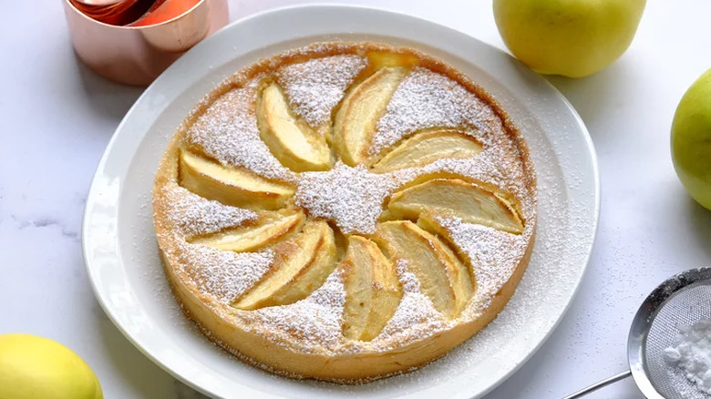  tart with apple slice spiral