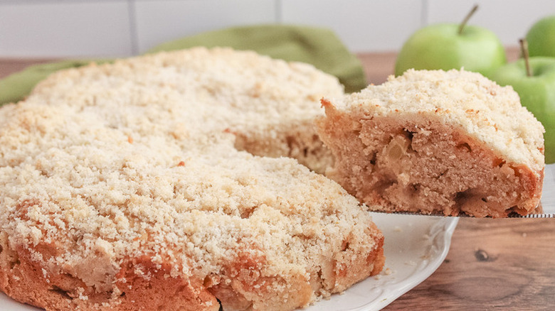 Round sugar dusted fruit cake