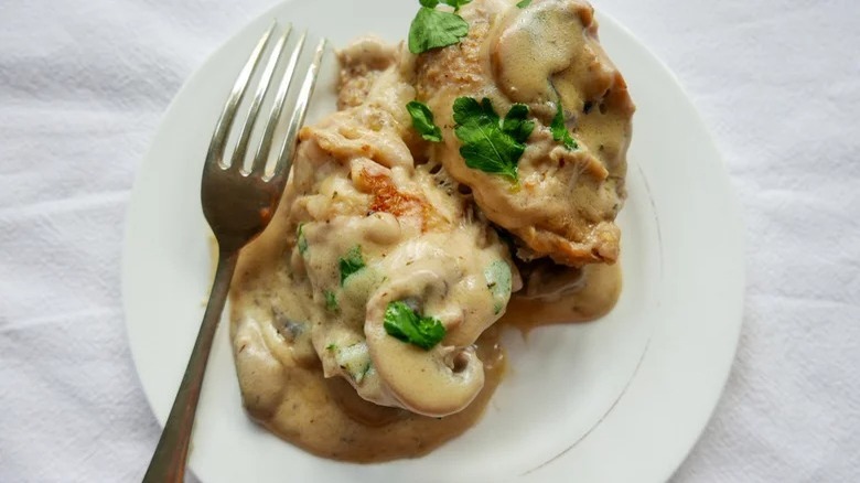 creamy garlic chicken with fork