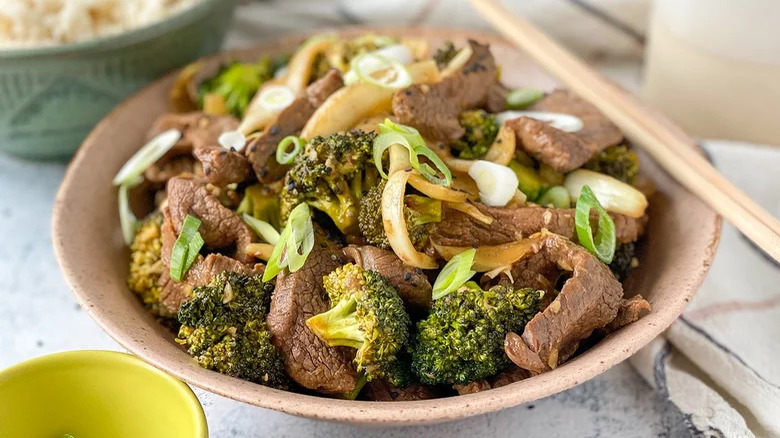 Slow Cooked Beef And Broccoli