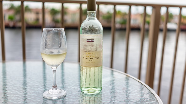 bottle and glass of Friuli Grave Pinot Grigio wine