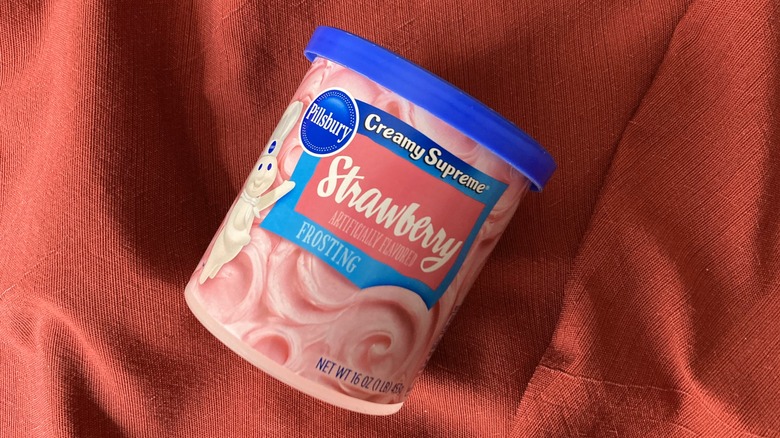 Pillsbury strawberry frosting