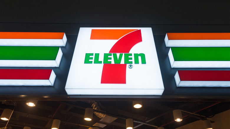 7-Eleven sign