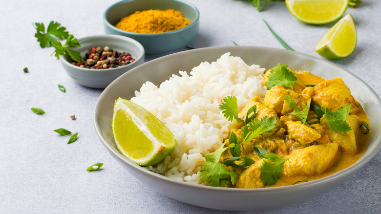 Chicken in curry sauce with rice