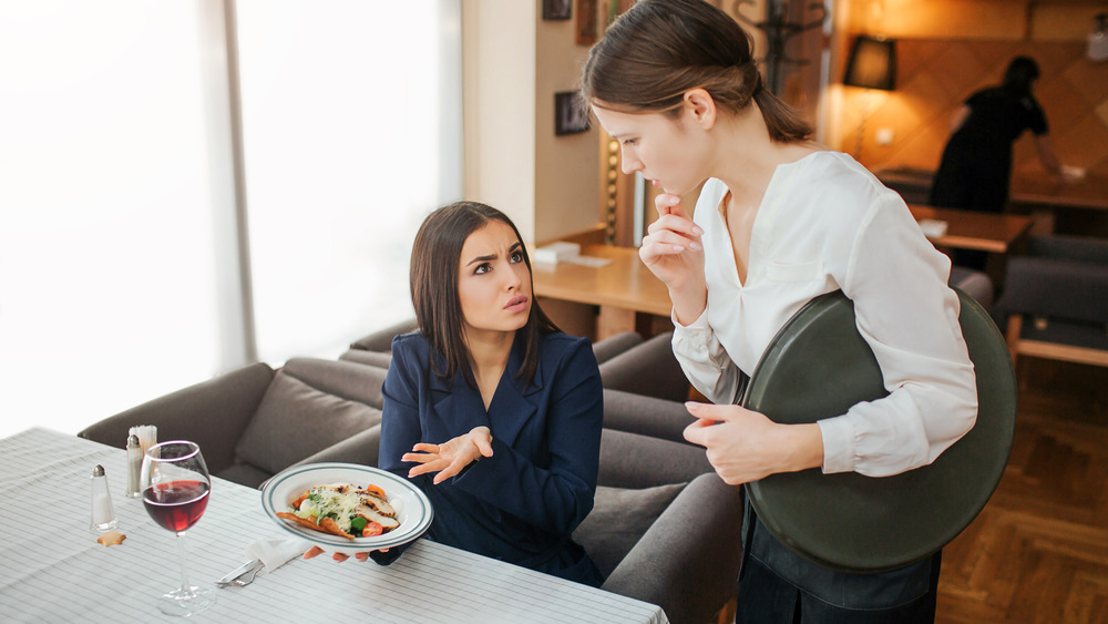 patron complaining about her food