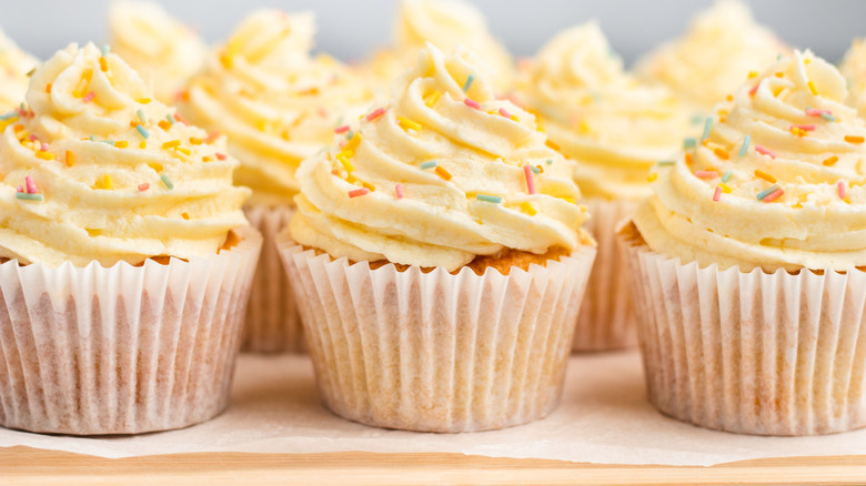 vanilla cupcakes with sprinkles