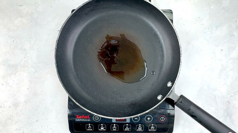 oil in frying pan