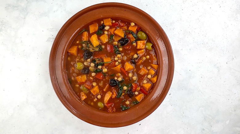 vegetables in tagine base