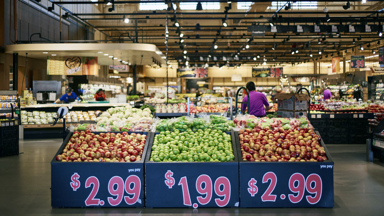 Apple display in Wegmans produce