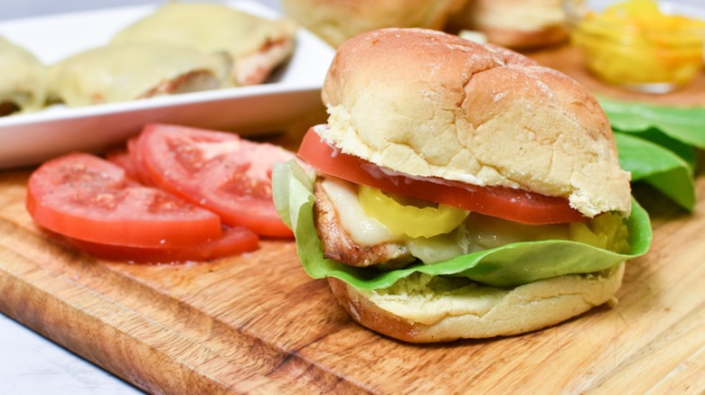 Chicken sandwich with tomato