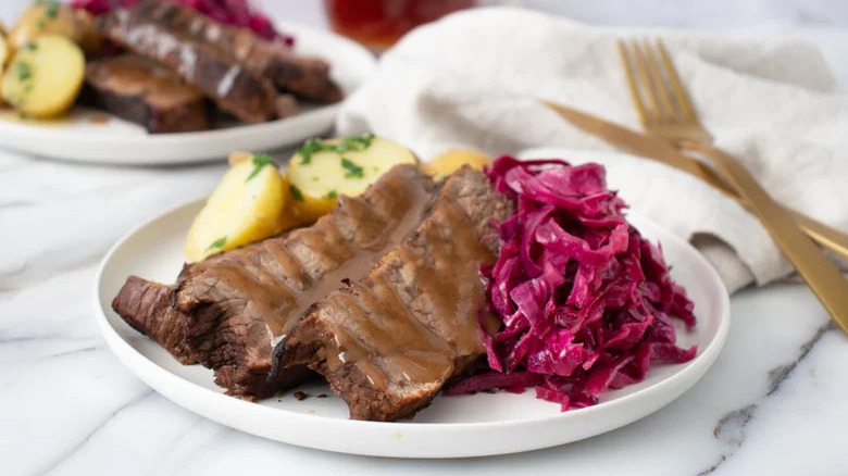 German beef roast red cabbage