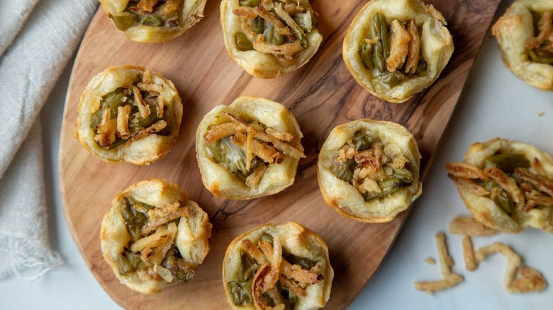 green beans in pastry cups