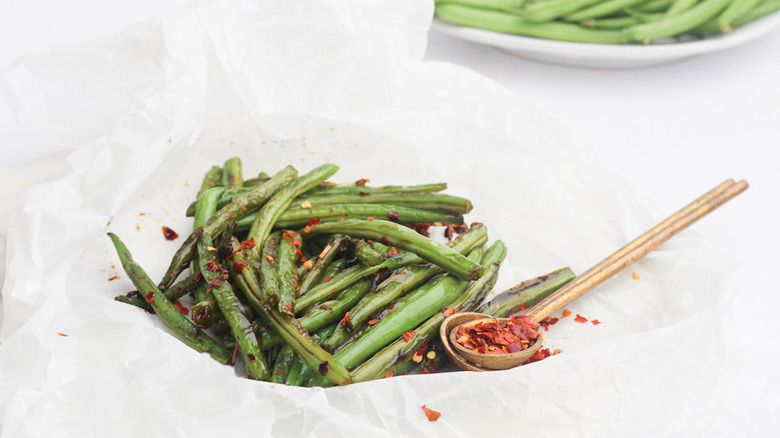 beans with crushed red pepper