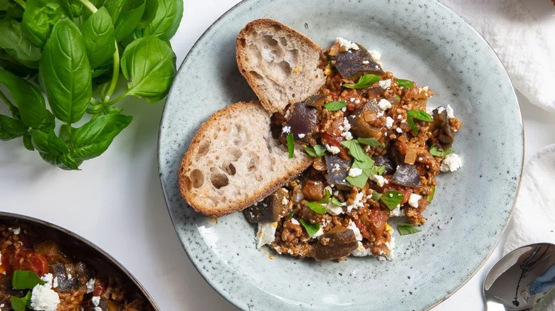 Eggplant stew with bread