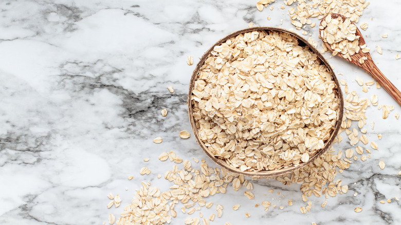 Quick oats in a bowl