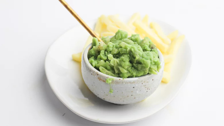 bowl of mushy peas