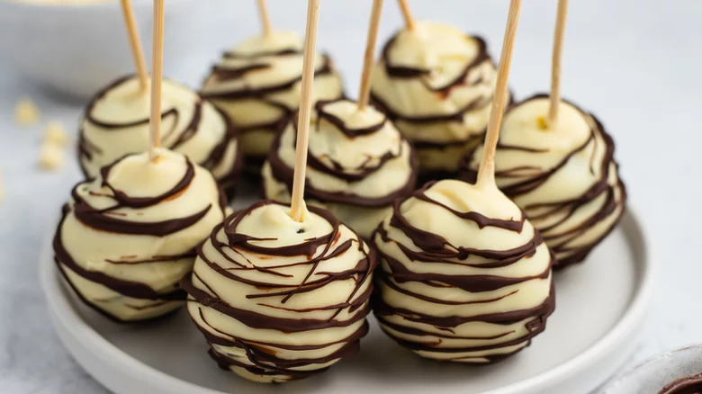 Cake pops covered in chocolate