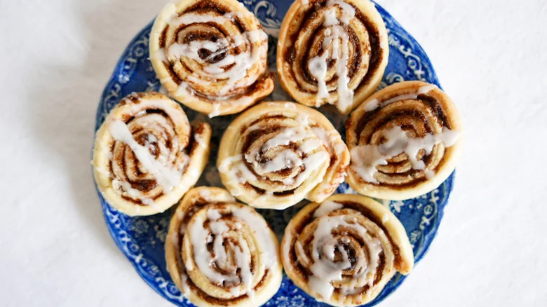 Plate of cinnamon roll cookies